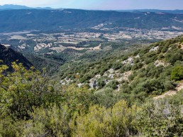 Vista panoràmica de la Vall d'Àger des de la cova d'en Rosell.