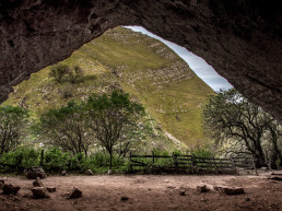 Interior de la Cova d'Harpea