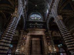 Porta d'entrada, catedral de Siena